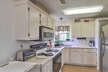 Сельский дом Rainbow Island Cabin Near Hiking & Fishing!