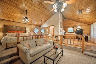 Vidéki Ház Studio W/ Deck: Near Thorncrown Chapel & Lakes