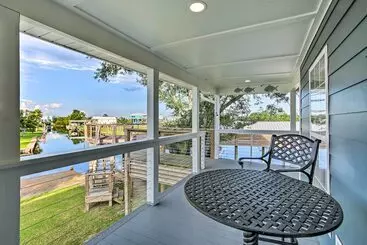 Mökkimajoitus Waterfront Bay St Louis Home W/ River Access!