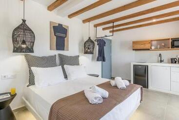 Aparthotel Elements Of Milos