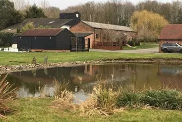 Hotel Rural Suffolk Retreats For Up To 24 Guests With Hot Tub