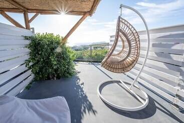 Hotel Smy Santorini Suites & Villas