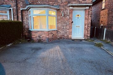 レジデンス Inviting 3  Bed House In Birmingham