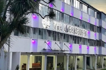 Hotel The Queensburry City