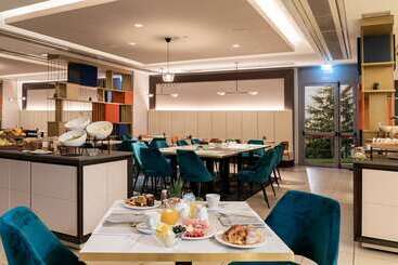 Курорт Doubletree By Hilton Milan Malpensa Solbiate Olona
