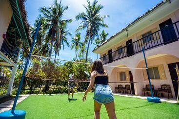 호스텔 Mad Monkey Panglao