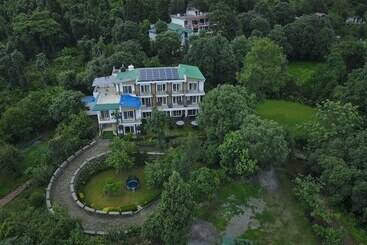 Отель Chirping Hills Resort,bhimtal