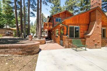 茅舍 Cozy Spruce Cabin