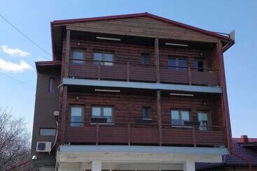 펜션 Cazare Business Transit