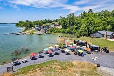 コテージ The Lodge At Lakeside