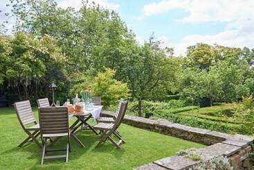بيت ريفى Drakestone House Manor With Breathtaking Cotswolds Views