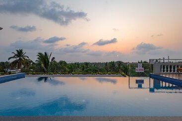 בית מלון כפרי Artistry Suites