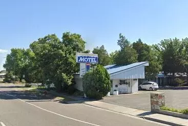 Majestic Rockies Motel