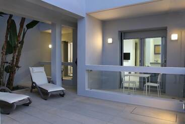 Пансион Vivian Art Apartments