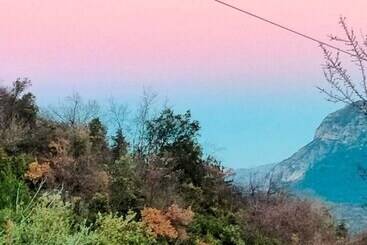 住所  Immaculate 2 Bed House