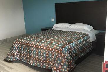 Clover Motel