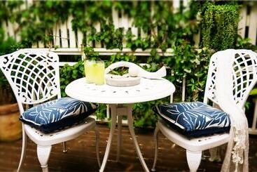 פנסיון Roseroc Boutique Guest House