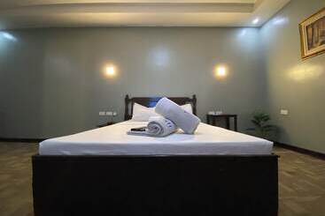 בית מלון כפרי Vincent Resort