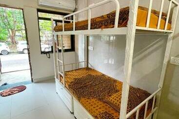 Frostybeds Hostel Kharghar Navi Mumbai