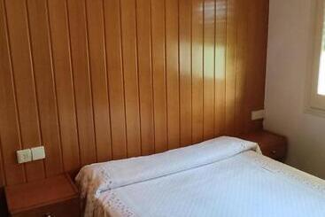 بنسيون Hostal Brindis