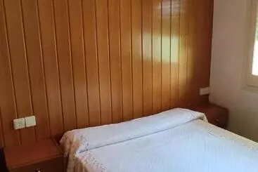 ペンション Hostal Brindis
