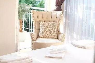 Hotel Deadel