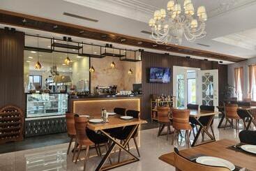 Imperador Palace Hotel Restorant