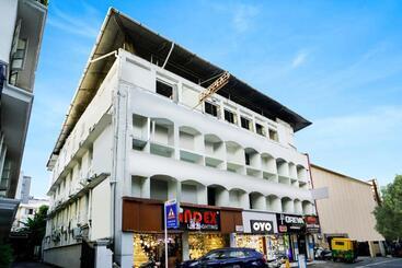 Hotel Oyo Flagship Arrows Tourist Home