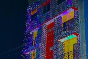 هتل Giggle Coast Restro And Lodging