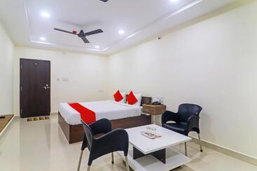Hotel Oyo Flagship Karan Suites