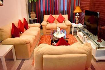 酒店 Leaders Plaza Apartments