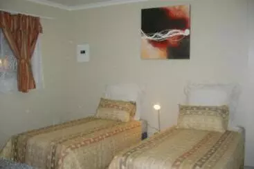 Pensione All Are Welcome Guest House