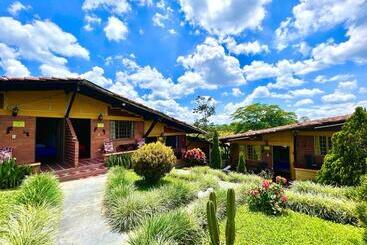 ホテル Campestre La Primavera Del Quindío