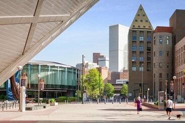 هتل The Acoma House