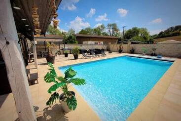 ベッドアンドブレックファースト Au Vendangeoir Chambres D Hôtes