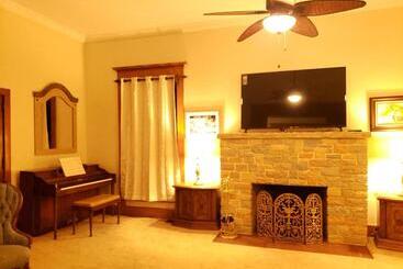 Отель Beatrice The Villa