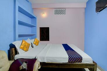 בית מלון כפרי Spot On Omm Kaar Lodge