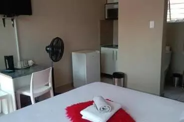 ペンション Rasesa Guest House