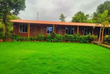 Green Blossom Resort Roha