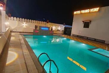 Hotel Grand Vijay