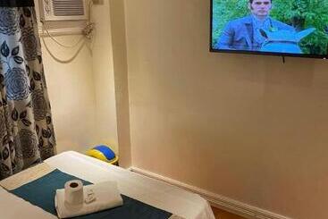 فندق صغير Rj Travellers Inn