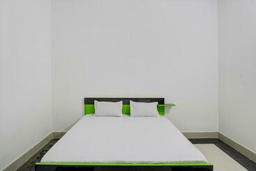 호텔 Oyo 81362 Sahara Guest House