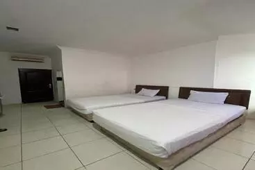 Otel Oyo 92772 Losmen Diah Syariah