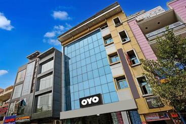 Hotel Oyo Flagship Red Apple Homes
