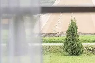 アパートホテル Tjörnbro Arena