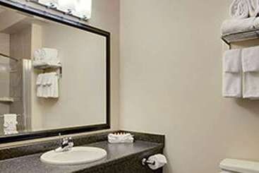 בית מלון כפרי Kindersley Inn