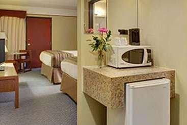 酒店 Kindersley Inn