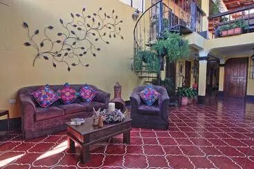 هتل Las Camelias Inn By Ahs