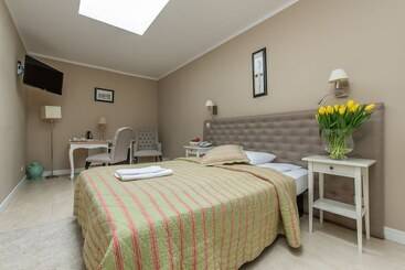 호텔 Riviera Resort Airport Modlin