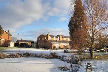 کلبه Skipbridge Farm Glamping